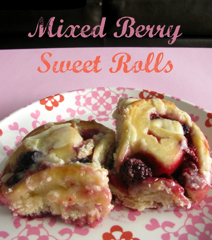 Mixed Berry Sweet Rolls 