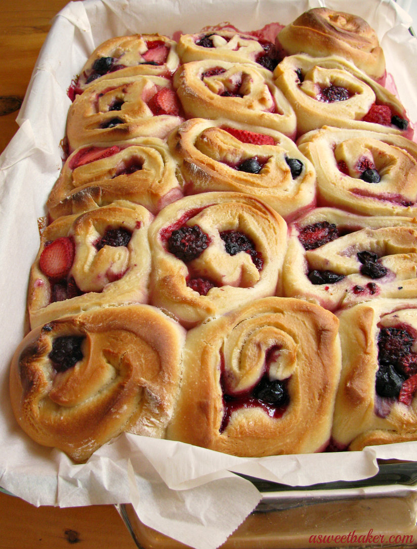 Mixed Berry Sweet Rolls