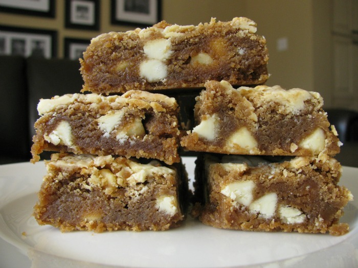 White Chocolate Biscoff Cookie Bars1