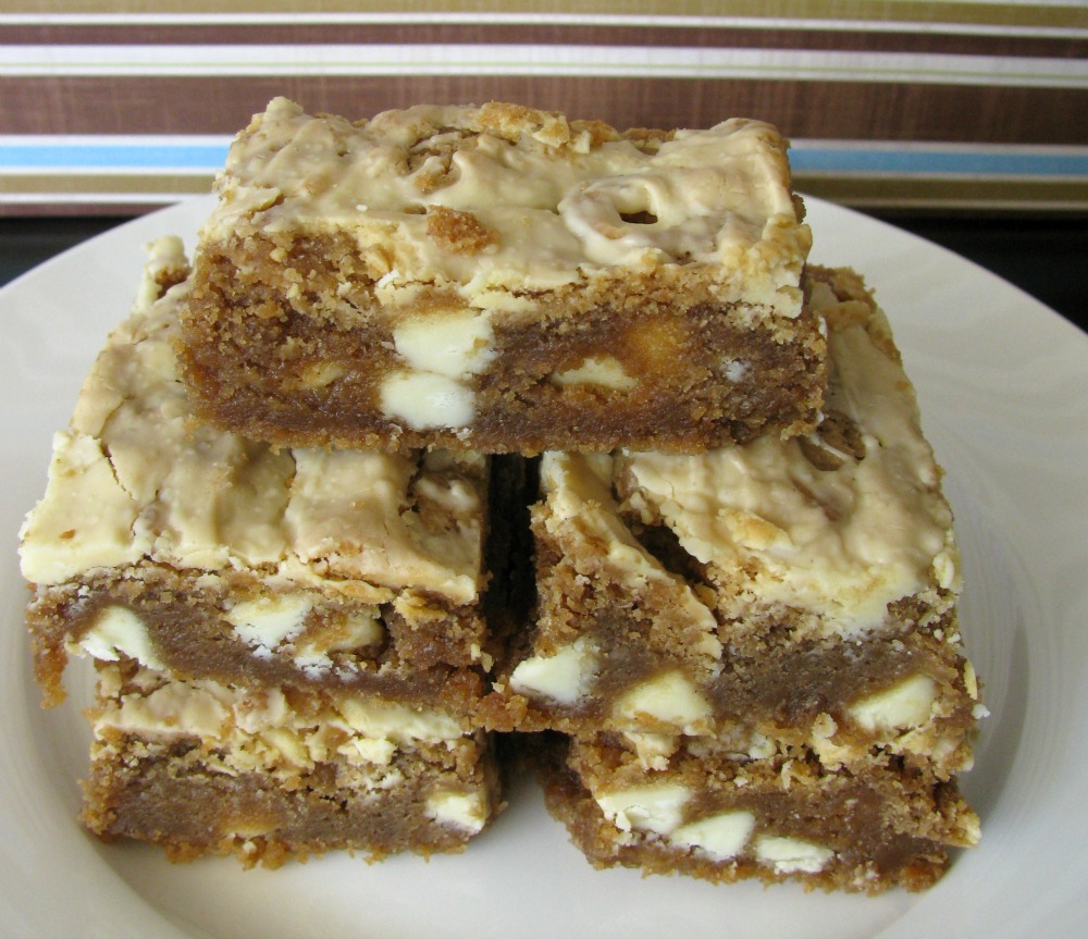 White Chocolate Biscoff Cookie Bars